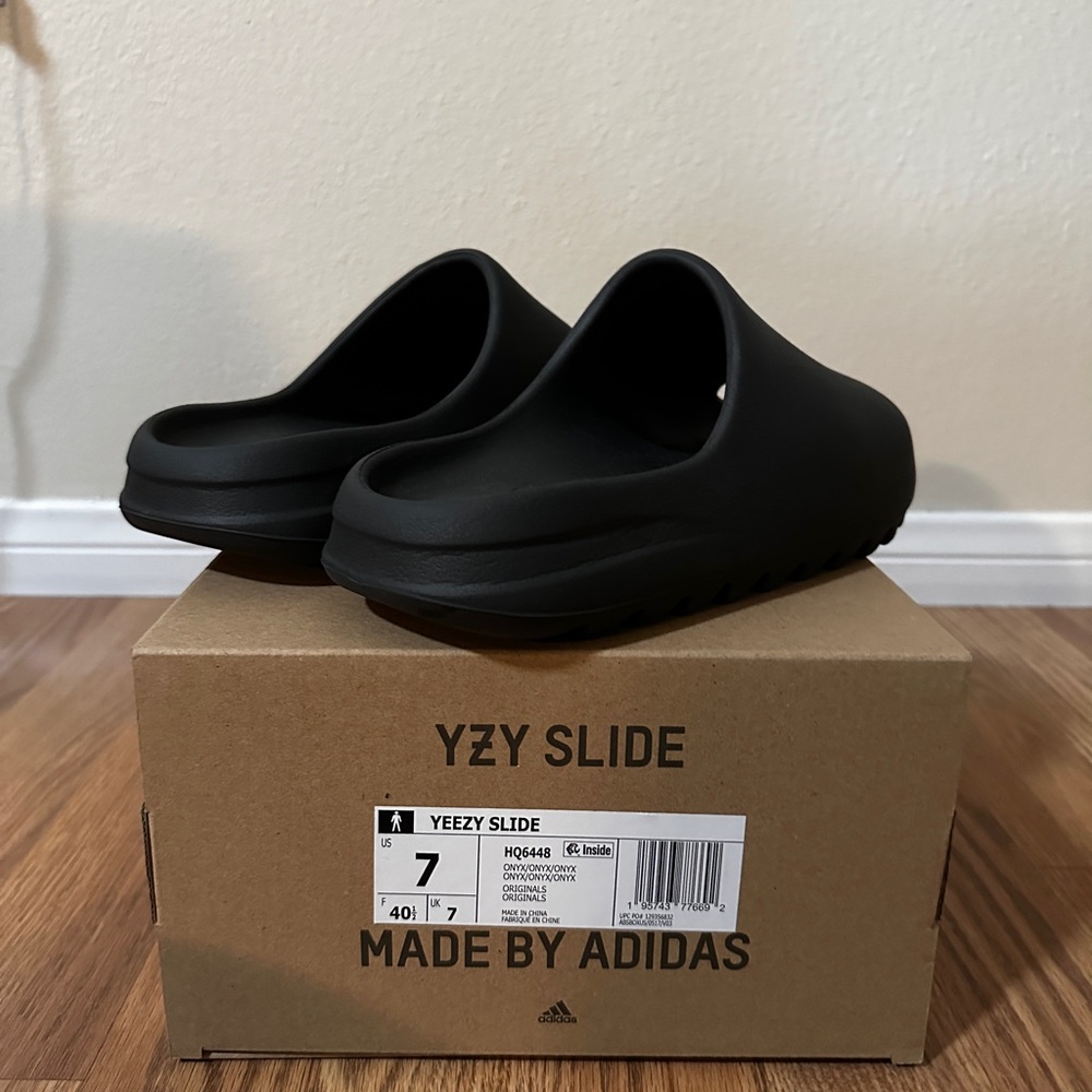 Adidas Yeezy Slide in Onyx